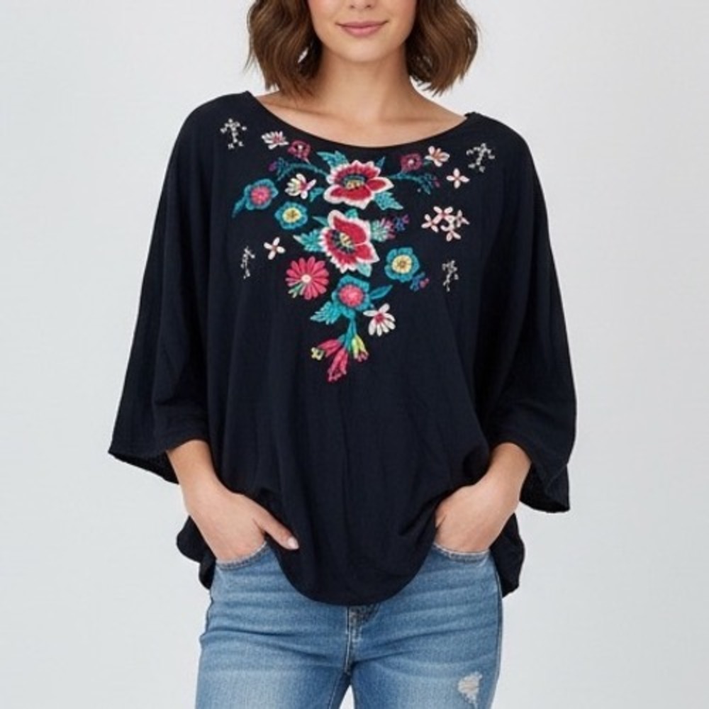 JW Los Angeles Johnny‎ Was Black Embroidered Floral Birds Poncho Top Size S